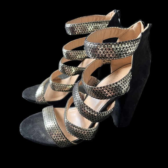 CR Metallic-Trim Strappy Dress
Sandals - Picture 2 of 5